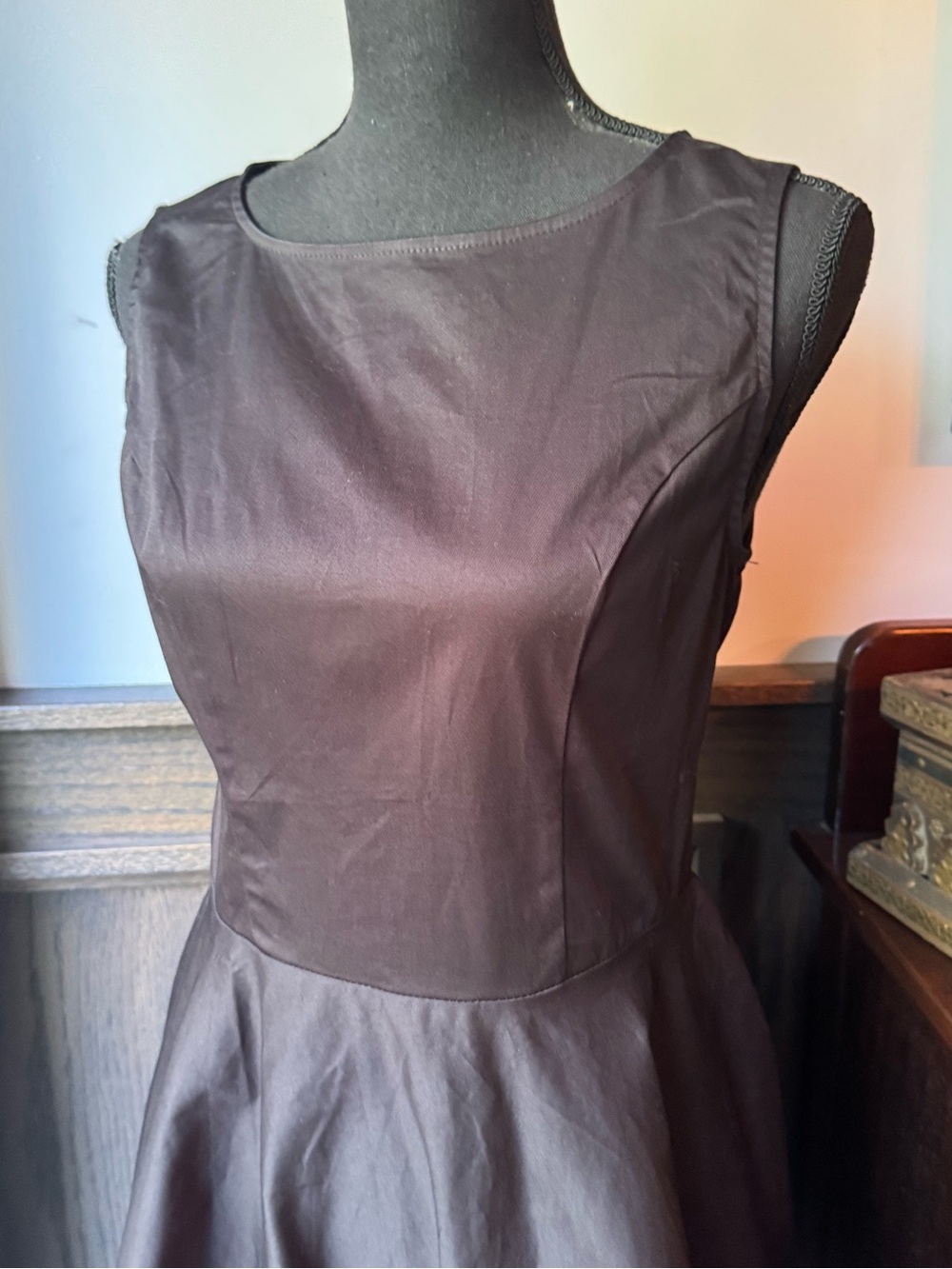 Anni Coco Sleeveless Midi Fit-and-Flare Dress in Black - Picture 2 of 7